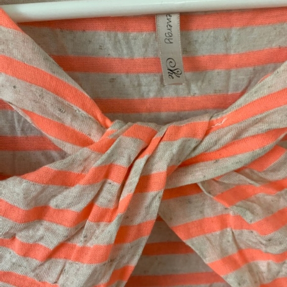 Pink and cream top - Picture 2 of 3